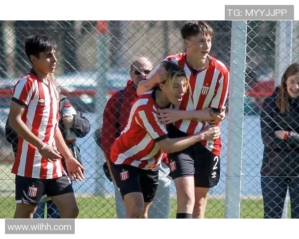 解放者杯激战格雷米奥与亚自由谁能笑到最后