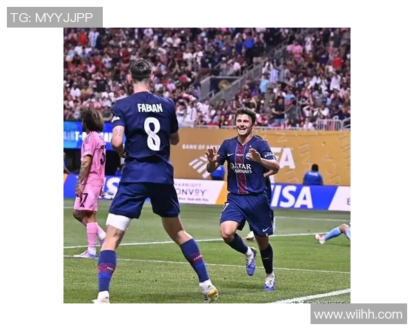 大巴黎1-2拜仁！赛后恩里克毫不讳饰，球队上下输的心服口服！